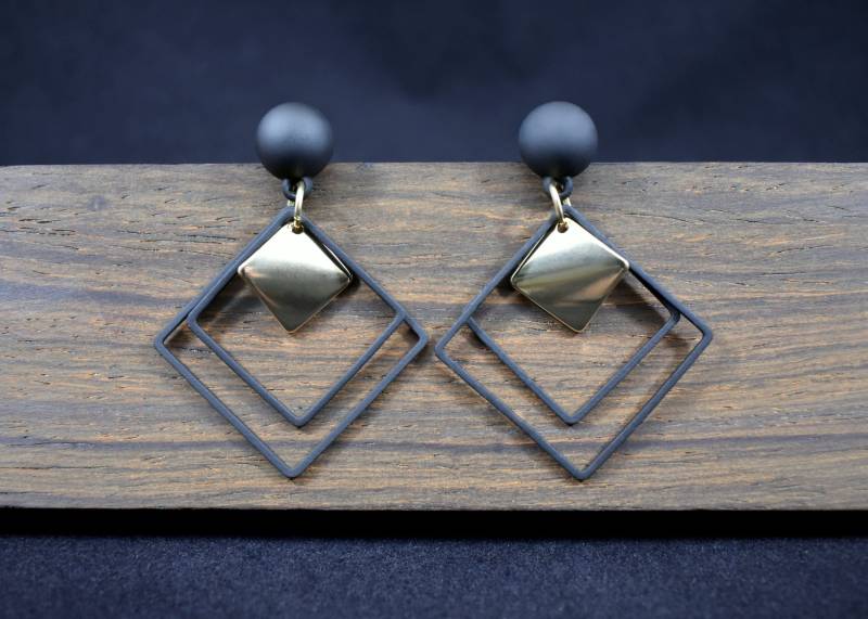 Plugs - Matt Schwarz Und Gold Quadrate 4G 2G von TinyLittleFunBits