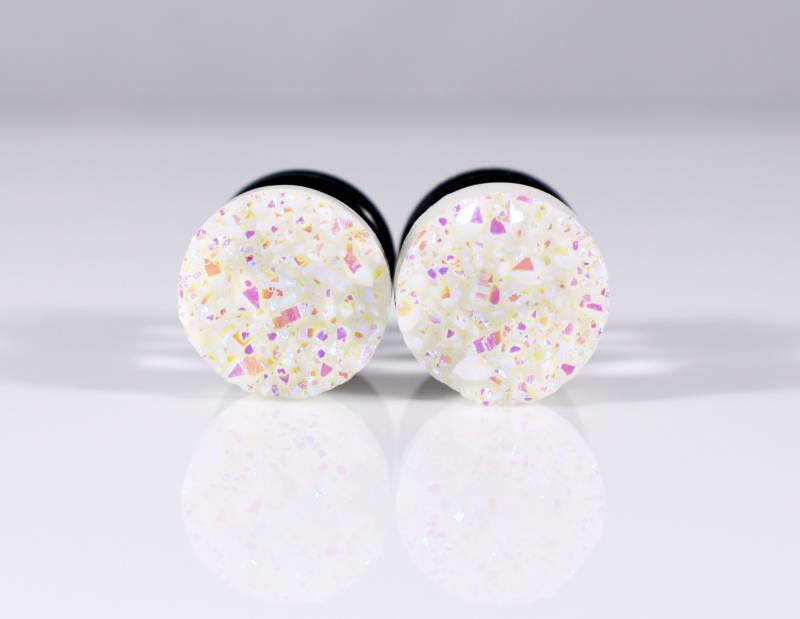Sparkle Druzy Plugs Weiß Ab Finish Titanium, 4G-00G von TinyLittleFunBits