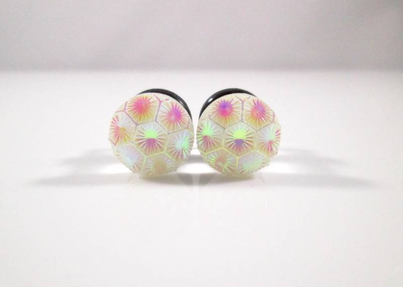 Stecker Ohrringe - Weiß Ab Finish Multi Facettierte Starburst 2G, 0G Und 00G von TinyLittleFunBits