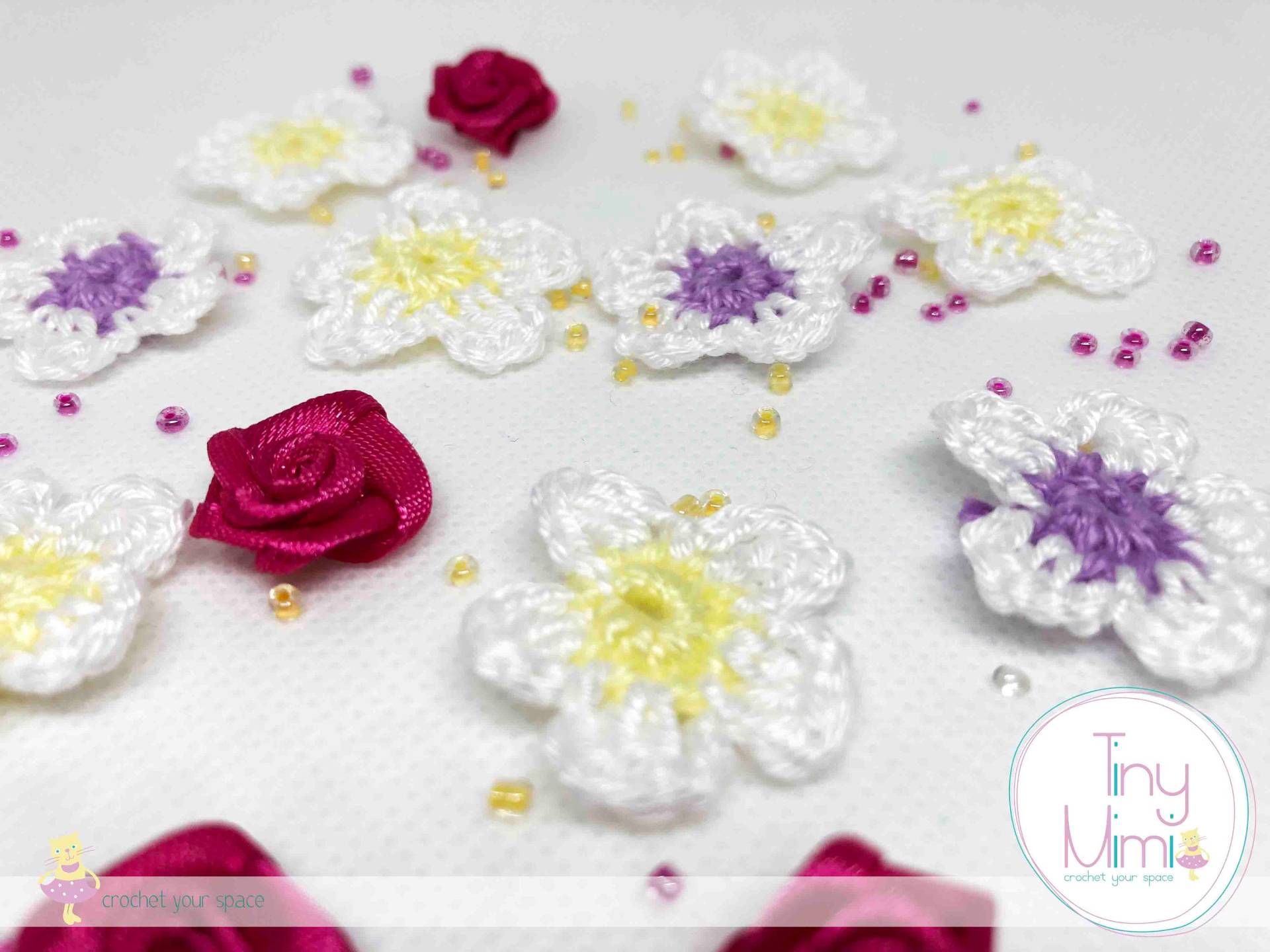 Crochet Blume Applikationen Winzige Bunte Verzierungen, 20 Stück von TinyMimiMimi