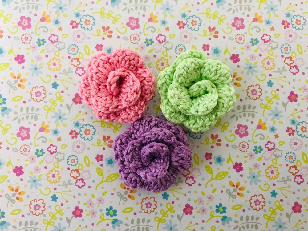 Gehäkelte Blumen Applikationen Baumwollverzierungen, 5Er Set von TinyMimiMimi