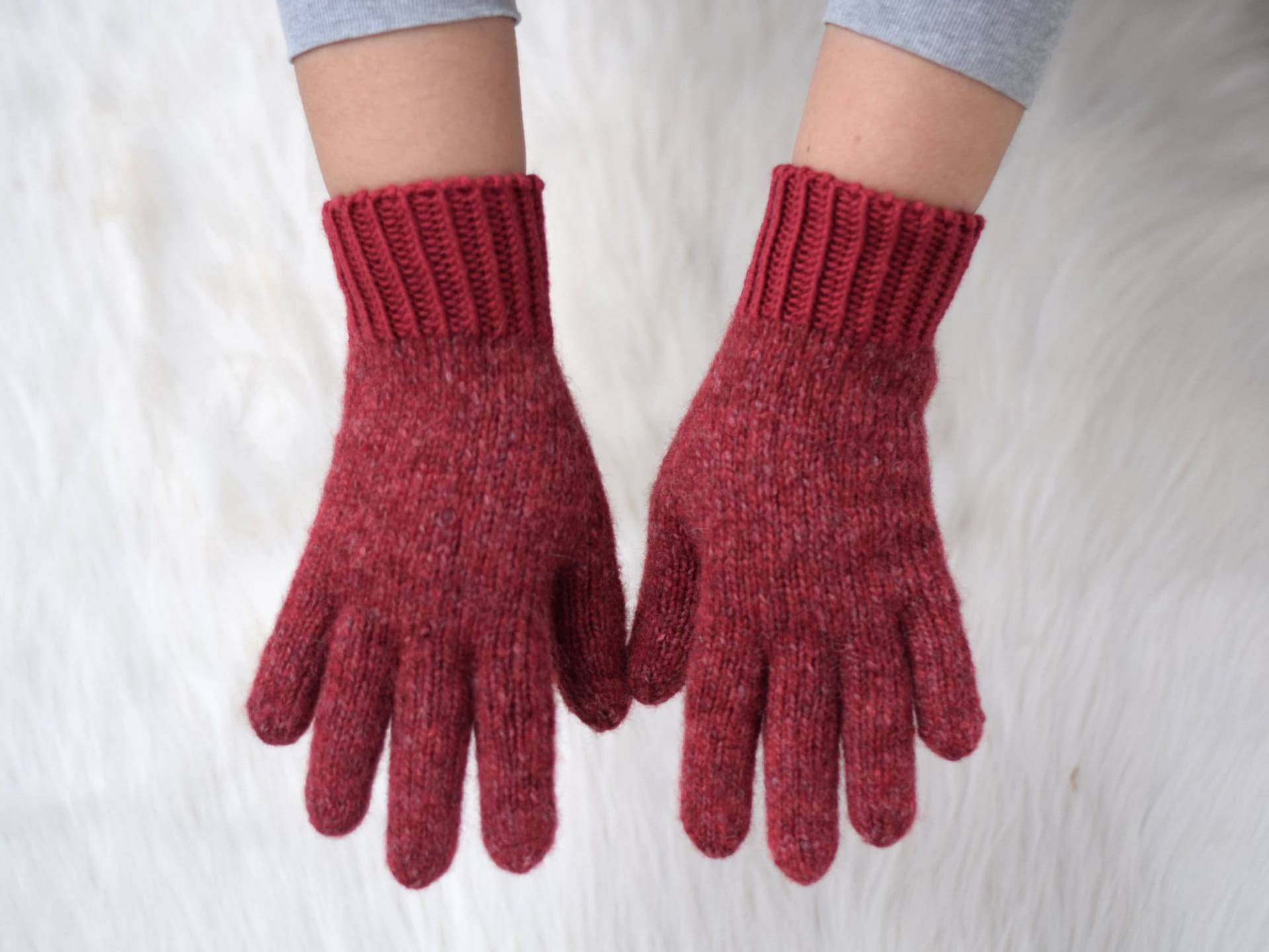 Handschuhe Aus Alpaka Und Wolle, Marsala Farbe, Handgestrickte Winterhandschuhe Für Frauen in Hellem Burgund, Größe M Sofort Versandfertig, Andere von TinyOrchids