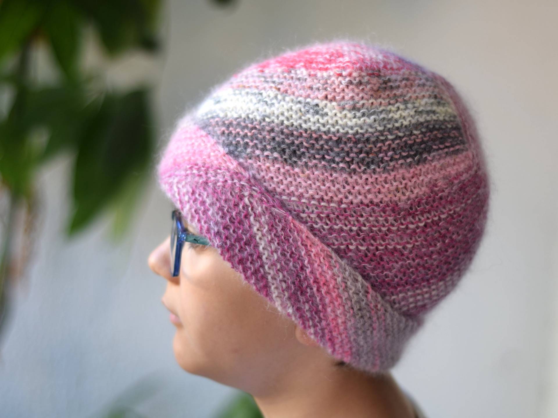 Slouchy Gerippte Mütze in Pastellfarben Wolle, Handgestrickte Gestreifte Beanie Mütze, Einzigartige Flauschige Rosa Und Grauen Farbtönen von TinyOrchids