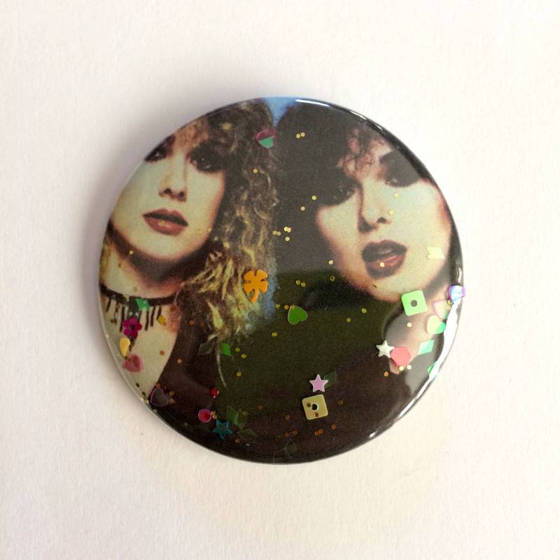 Herz Glitzer Pin - Handgemachte 2.25" Knöpfe Ann Und Nancy Wilson Geburtstag Geschenkidee Party Gastgeschenke Versandkostenfrei von TinyPinkShoe