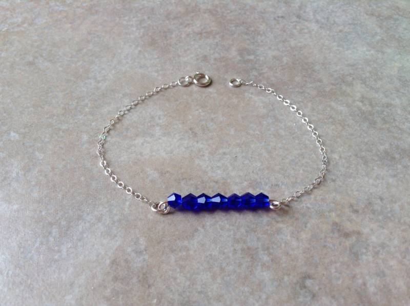 Dunkel Blau Perlen Armband, 925Er Silber Moderne Einfache Niedlichen Armband Dunkel Blau Perlen Armband, 925Er Silber Moderne Einfache Niedlichen Armband von TinyRosesJewelry