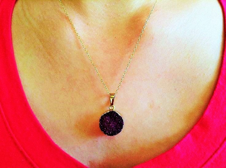 Dunkel Lila Halskette, Halskette Amethyst Druzy, Rund, Druzy Schmuck Dunkel Lila Halskette, Halskette Amethyst Druzy, Rund, Druzy Schmuck von TinyRosesJewelry