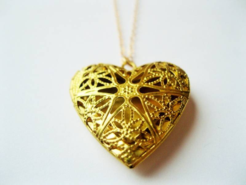 Filigrane Gold Herz Medaillon Halskette, Halskette Filigrane Gold Herz Medaillon Halskette, Halskette von TinyRosesJewelry