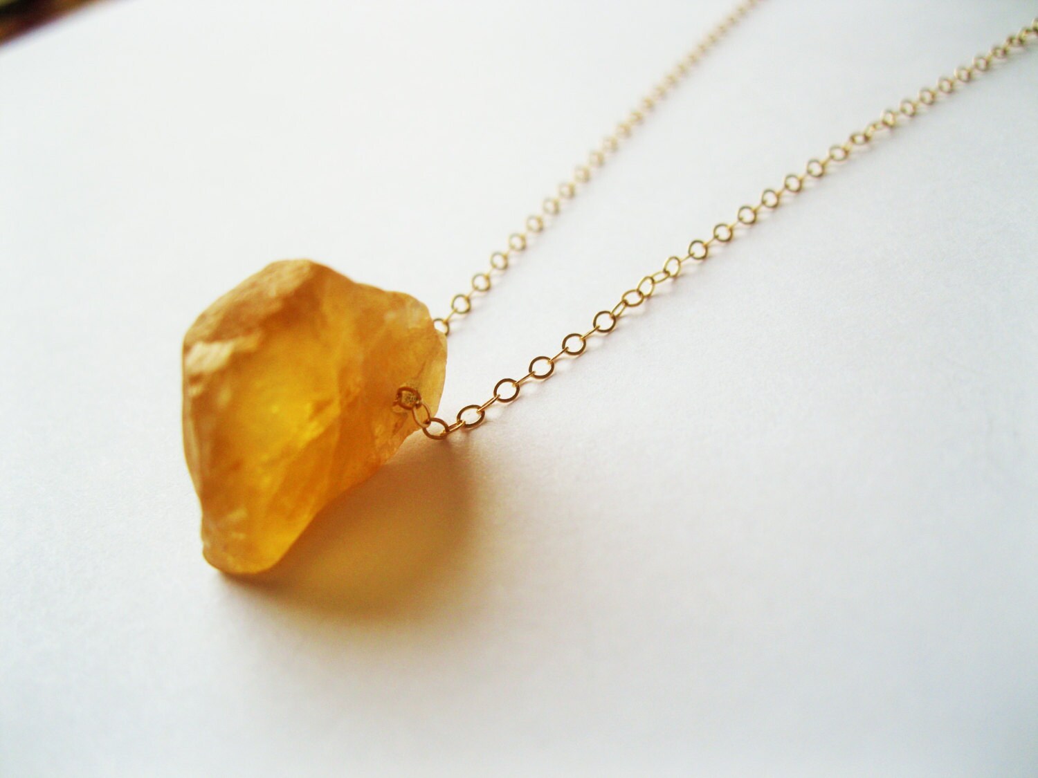 Gelber Kristall Kette, Nugget Halskette, Citrin Natürlichen Schmuck, Heilende Halskette Gold Schichtung, Moderne Gelber Kristall Kette, Nugget Halskette, Citrin Natürlichen Schmuck, Heilende Halskette Gold Schichtung, Moderne von TinyRosesJewelry