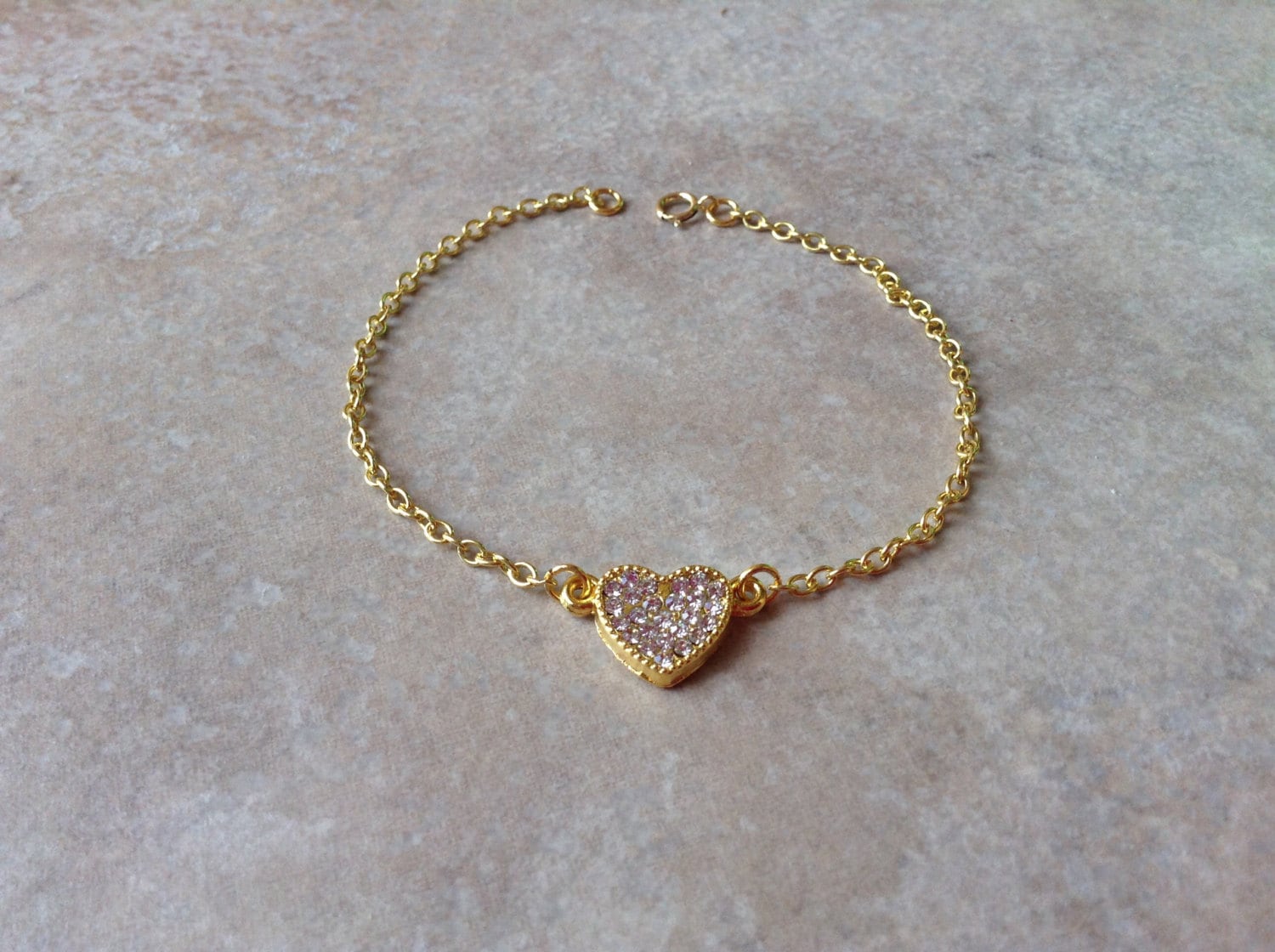 Gold Herz-Armband, Zierliche Herz Armband, Strass Kristall-Herz-Armband, Ebnen Armband Gold Herz-Armband, Zierliche Herz Armband, Strass Kristall-Herz-Armband, Ebnen Armband von TinyRosesJewelry