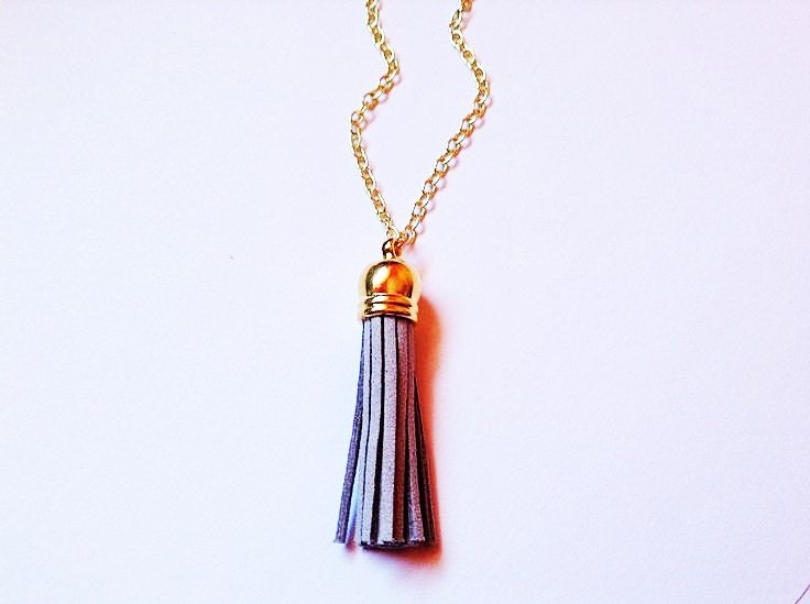 Kleine Quaste Halskette, Graue Schmuck, Bunten Graues Halsband, Schichtung Anweisung Halskette Kleine Quaste Halskette, Graue Schmuck, Bunten Graues Halsband, Schichtung Anweisung Halskette von TinyRosesJewelry