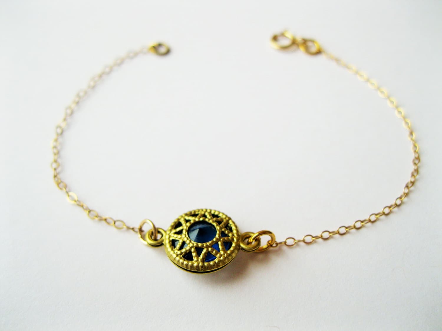 Kleinen Saphir Armband, Blau Runde, Königsblau Zierliche Goldarmband, Niedlichen Zierlichen Schmuck Kleinen Saphir Armband, Blau Runde, Königsblau Zierliche Goldarmband, Niedlichen Zierlichen Schmuck von TinyRosesJewelry