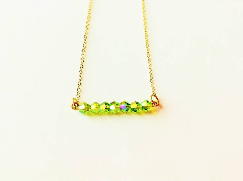 Leichte Grüne Halskette, Winzige Perlen Kleine Schmuck, Moderne Gold Zierliche Kette Leichte Grüne Halskette, Winzige Perlen Kleine Schmuck, Moderne Gold Zierliche Kette von TinyRosesJewelry