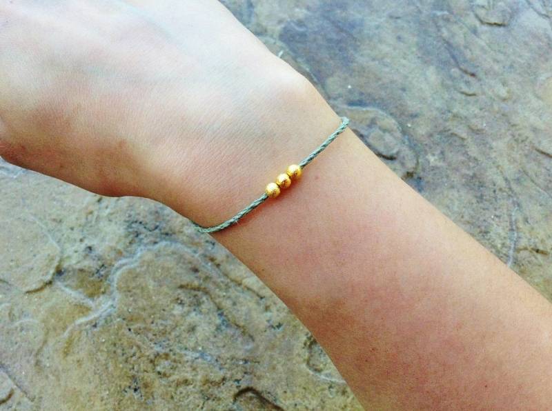 Natürliches Grün Hanf Armband, Armband Grün Zeichenfolge, Zen Süße Zierliche Zarte Jeden Tag Grüne Perlen Natürliches Grün Hanf Armband, Armband Grün Zeichenfolge, Zen Süße Zierliche Zarte Jeden Tag Grüne Perlen von TinyRosesJewelry