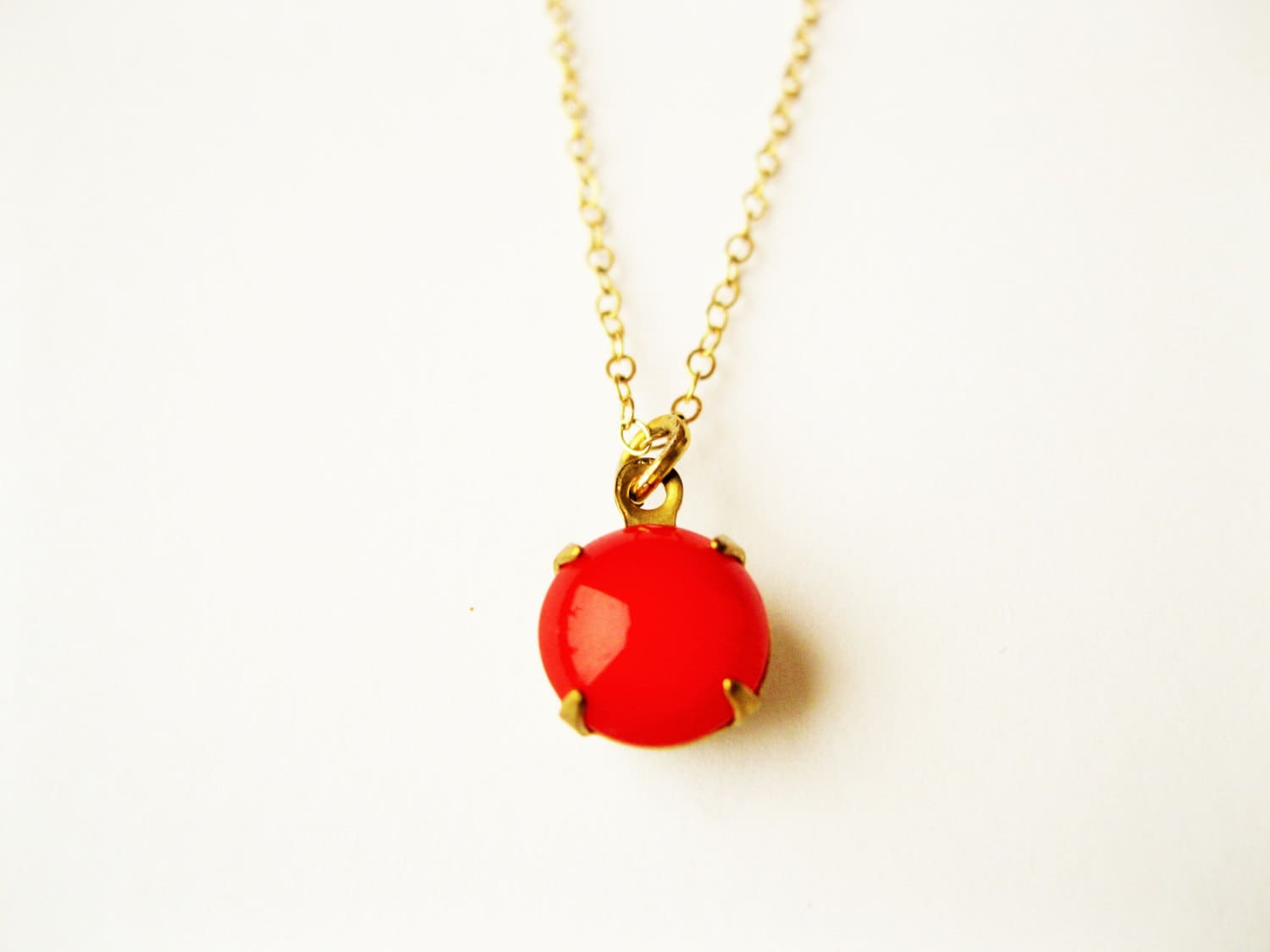 Runde Kirsche Tropfen Halskette, Kleine Zierliche Bunt, Koralle Schmuck, Halskette Runde Kirsche Tropfen Halskette, Kleine Zierliche Bunt, Koralle Schmuck, Halskette von TinyRosesJewelry