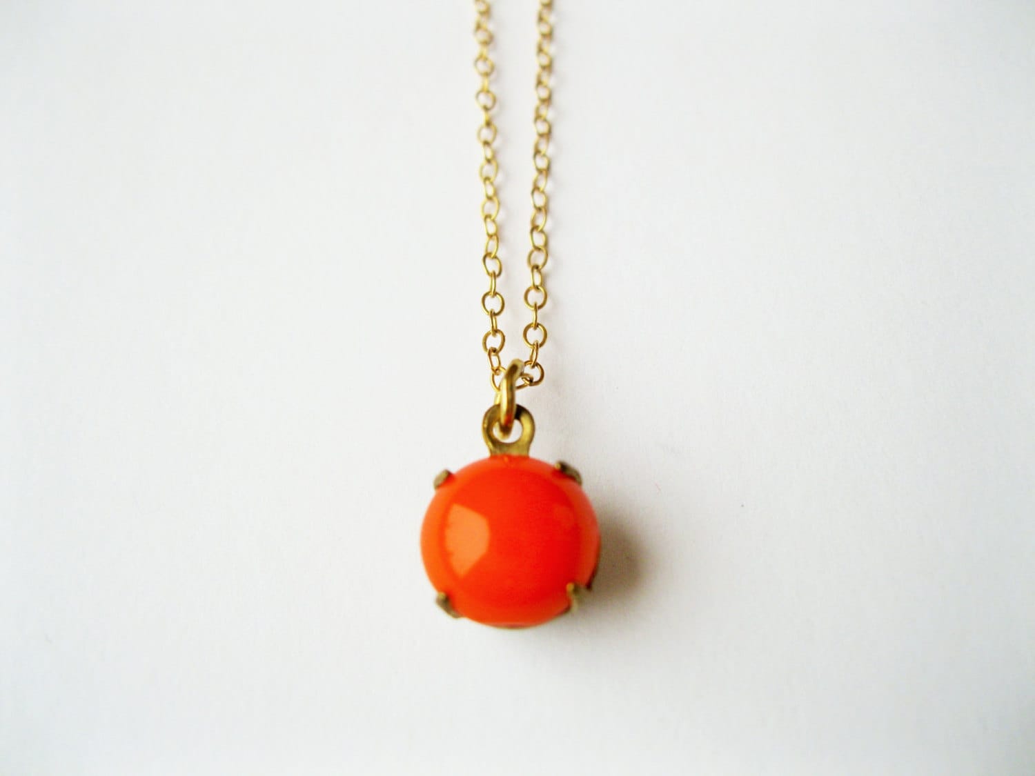 Runde Orange Tropfen Halskette, Einfache Zierliche Bunt, Koralle Schmuck, Alltägliche Halskette Runde Orange Tropfen Halskette, Einfache Zierliche Bunt, Koralle Schmuck, Alltägliche Halskette von TinyRosesJewelry