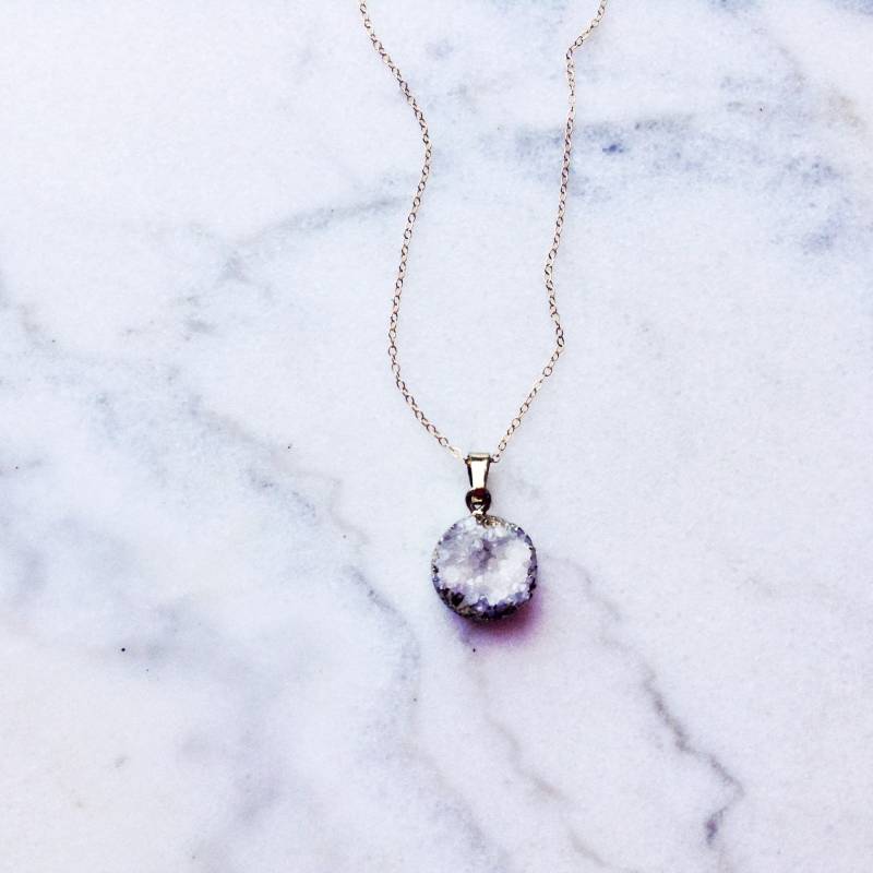 Weiße Druzy Halskette, Weiße Druzy Schmuck, Natürlichen Natürliche Weißen Rock Halskette Weiße Druzy Halskette, Weiße Druzy Schmuck, Natürlichen Natürliche Weißen Rock Halskette von TinyRosesJewelry