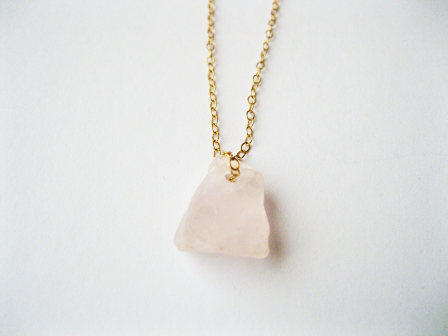 Weißer Kristall Kette, Felsen-Halskette, Natürlichen Halskette, Heilende Schmuck, Wunderschönes Collier, Erde Minimalist Weißer Kristall Kette, Felsen-Halskette, Natürlichen Halskette, Heilende Schmuck, Wunderschönes Collier, Erde Minimalist von TinyRosesJewelry