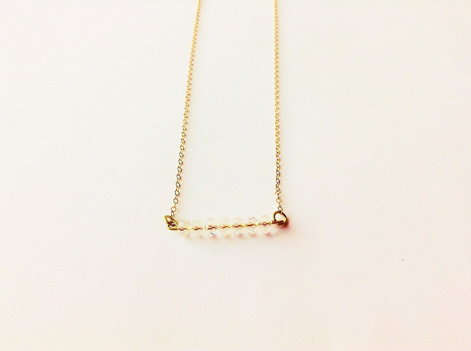 Weißer Kristall Perlen Halskette, Gold Zierliche Kette, Moderne Kristall-Bar-Kette, Zarte Weißer Kristall Perlen Halskette, Gold Zierliche Kette, Moderne Kristall-Bar-Kette, Zarte von TinyRosesJewelry