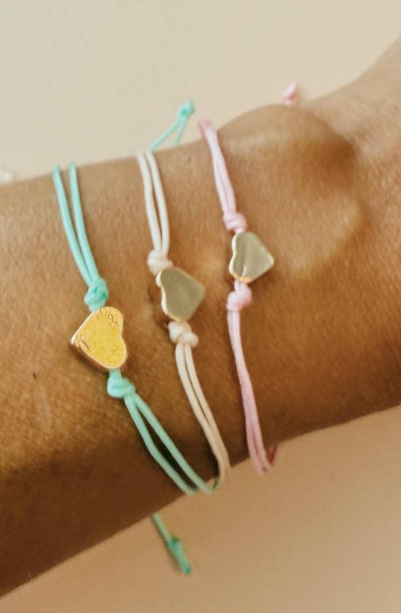 Herz-Armbänder Im Set - Verstellbare Freundschaftsarmbänder in Pastell, Makramee Stil, Geschenkidee Für Mädchen & Frauen von TinySavvyThings