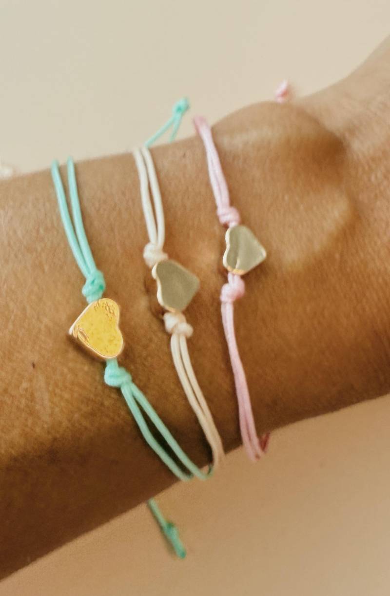 Herz-Armbänder Im Set - Verstellbare Freundschaftsarmbänder in Pastell, Makramee Stil, Geschenkidee Für Mädchen & Frauen Herz-Armbänder Im Set - Verstellbare Freundschaftsarmbänder in Pastell, Makramee Stil, Geschenkidee Für Mädchen & Frauen von TinySavvyThings