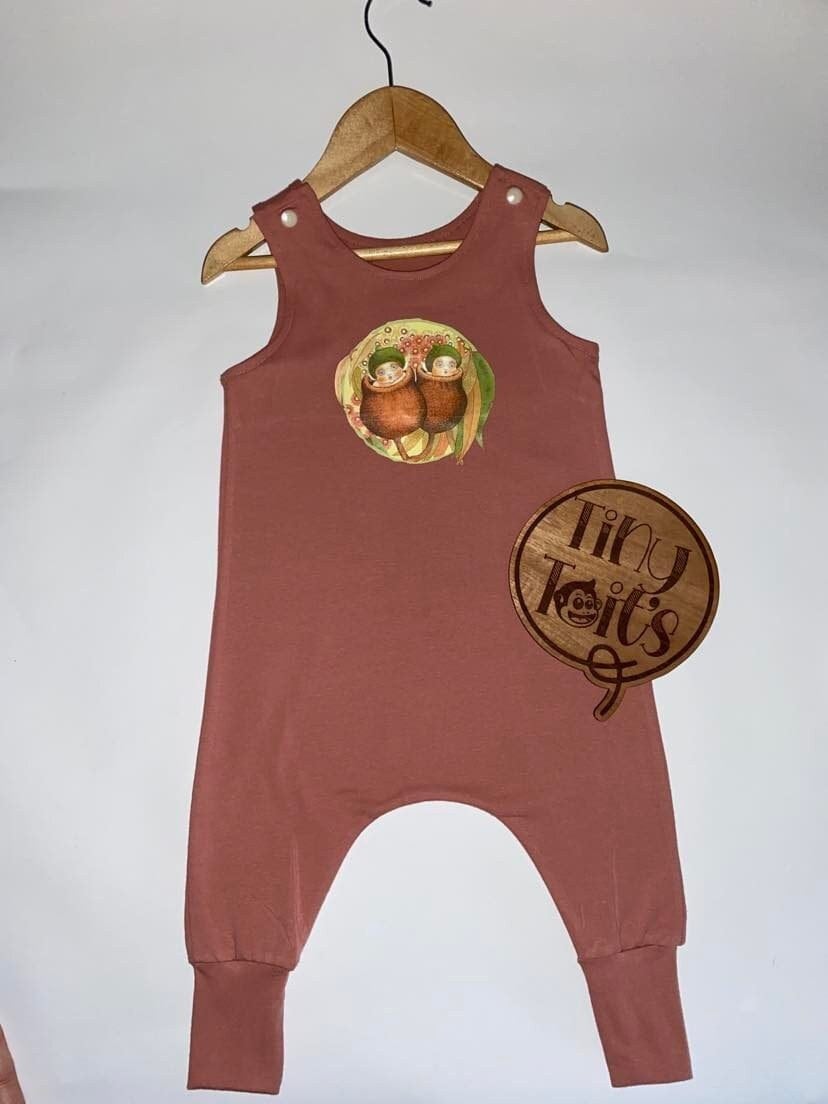 May Gibbs Gum Nut Baby Kupfer Kleinkind Strampler Jumpsuit Größe 9-12Monate von TinyToits