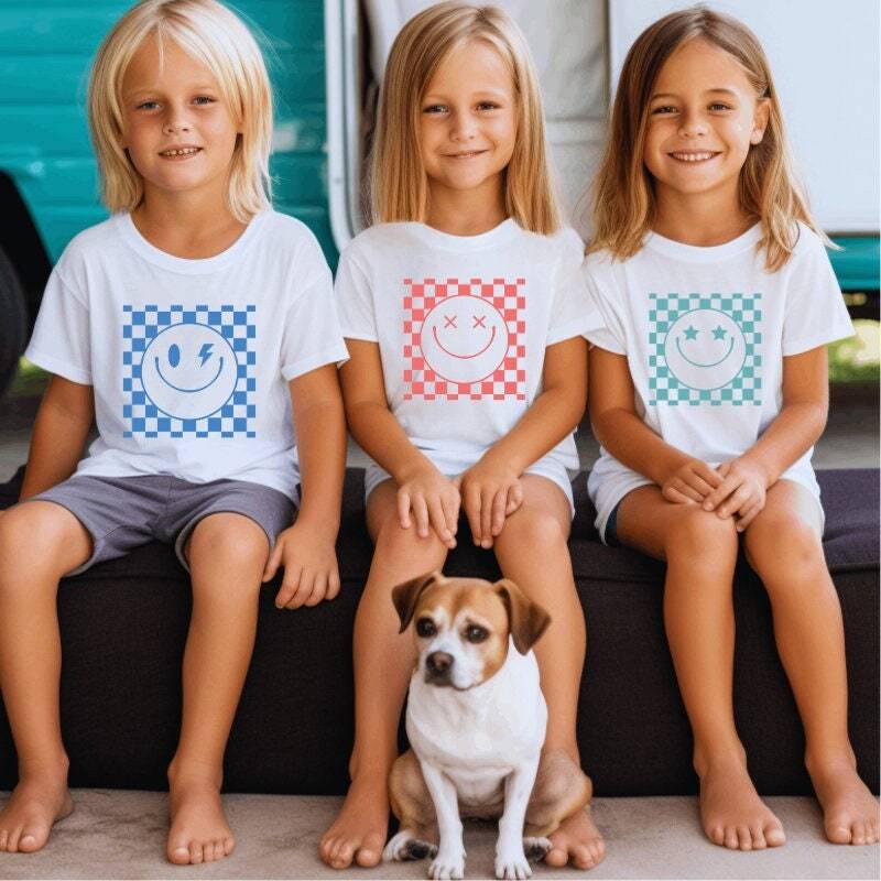 Emoji Kinder T-Shirt | Kleinkind Smiley Boho Shirt Strand Sommer Geburtstagsgeschenk von TinyTotsKids