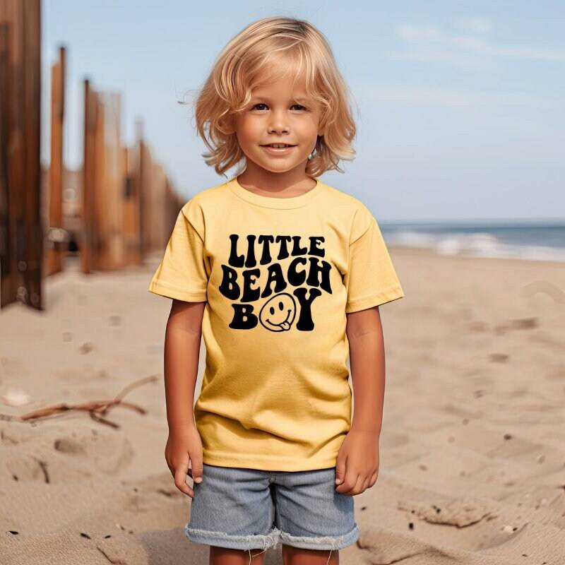 Little Beach Boy Shirt | Kinder T-Shirt Boho Strand Sommer Kleinkind Tees Junge Geburtstagsgeschenk von TinyTotsKids