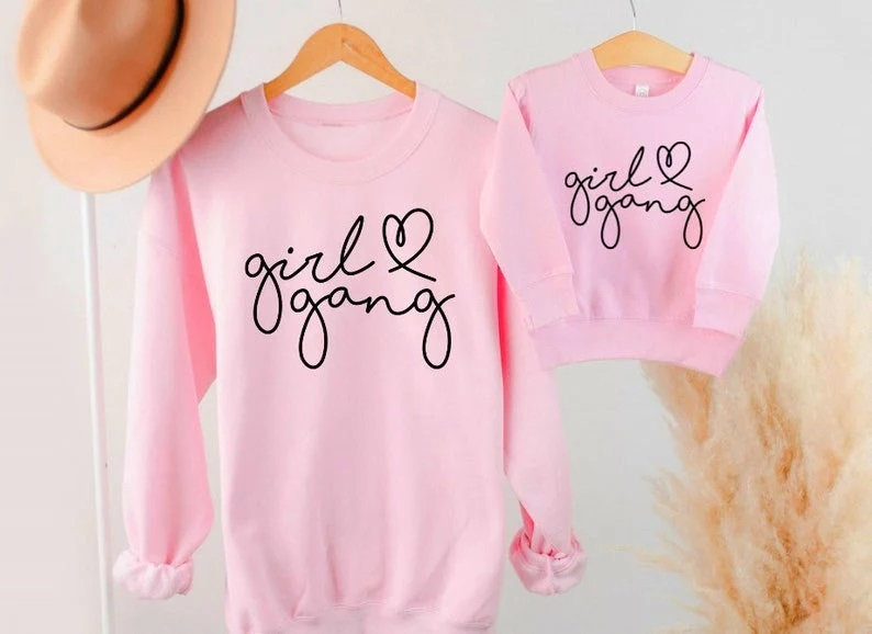 Mama Sweatshirt | Und Ich Outfit Familie Sweatshirts |Mutter Sohn Sweatshirt| Tochter Passender Pullover Muttertagsgeschenk von TinyTotsKids