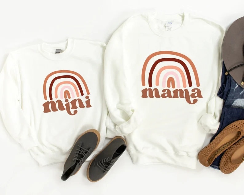 Mama Und Ich Outfit | Mini Sweatshirt Mommy & Me Passender Pullover Mutter Tochter Mom Geschenk Muttertagsgeschenk von TinyTotsKids
