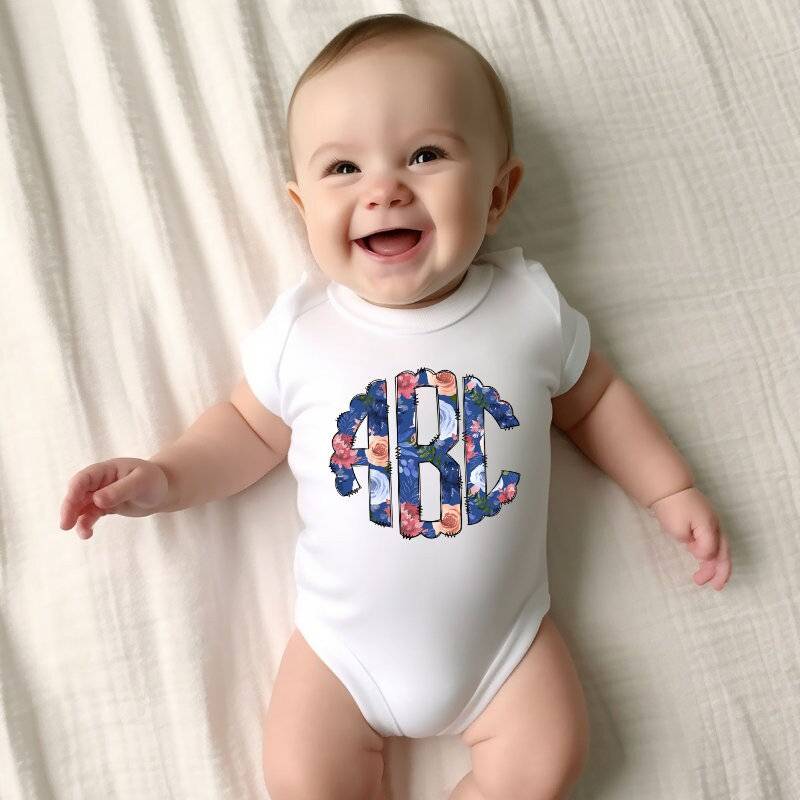 Monogrammiert Baby Strampler | Personalisierte Angepasst Nach Hause Kommen Outfit Geschenk Neugeborene von TinyTotsKids