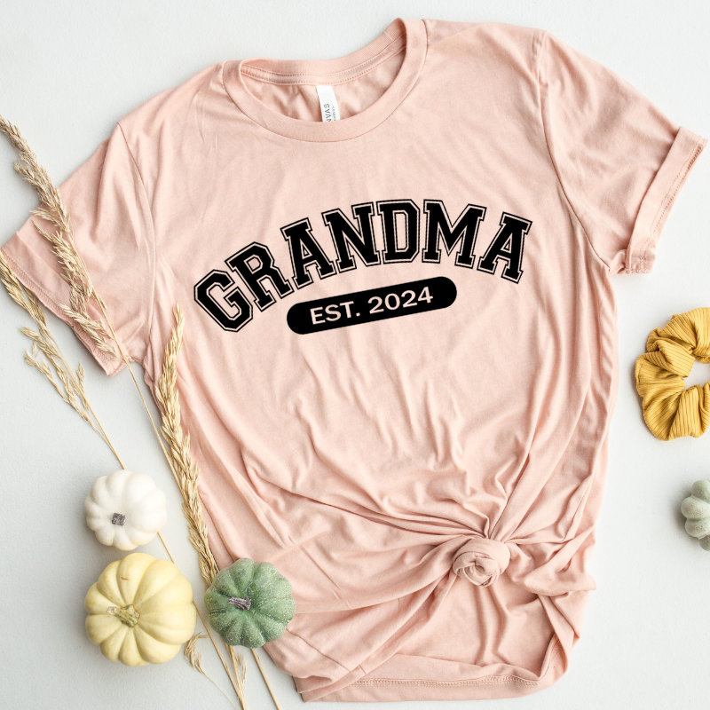 Oma Est 2024 Sweatshirt | Großvater Shirt Geschenk Für Großmutter Nana Schwangerschaft Ankündigung Oma Est 2024 Sweatshirt | Großvater Shirt Geschenk Für Großmutter Nana Schwangerschaft Ankündigung von TinyTotsKids