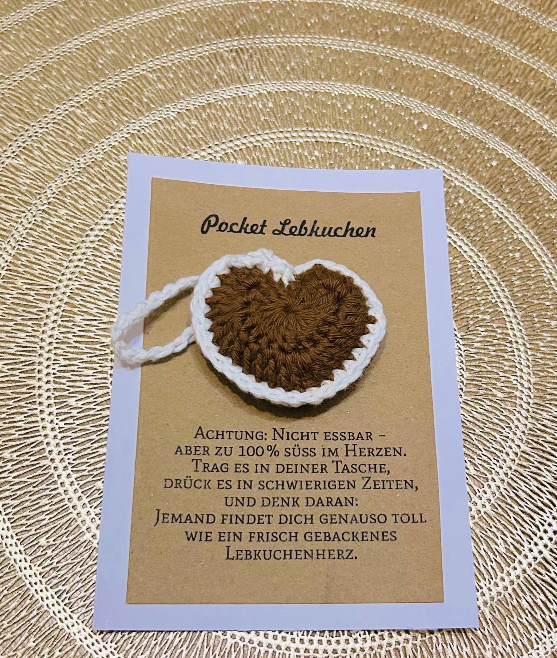 Gehäkelter Lebkuchenherz-Schlüsselanhänger, Weihnachtsgeschenk, Baumwolle, Geschenk Für Sie von TinyloopsShop