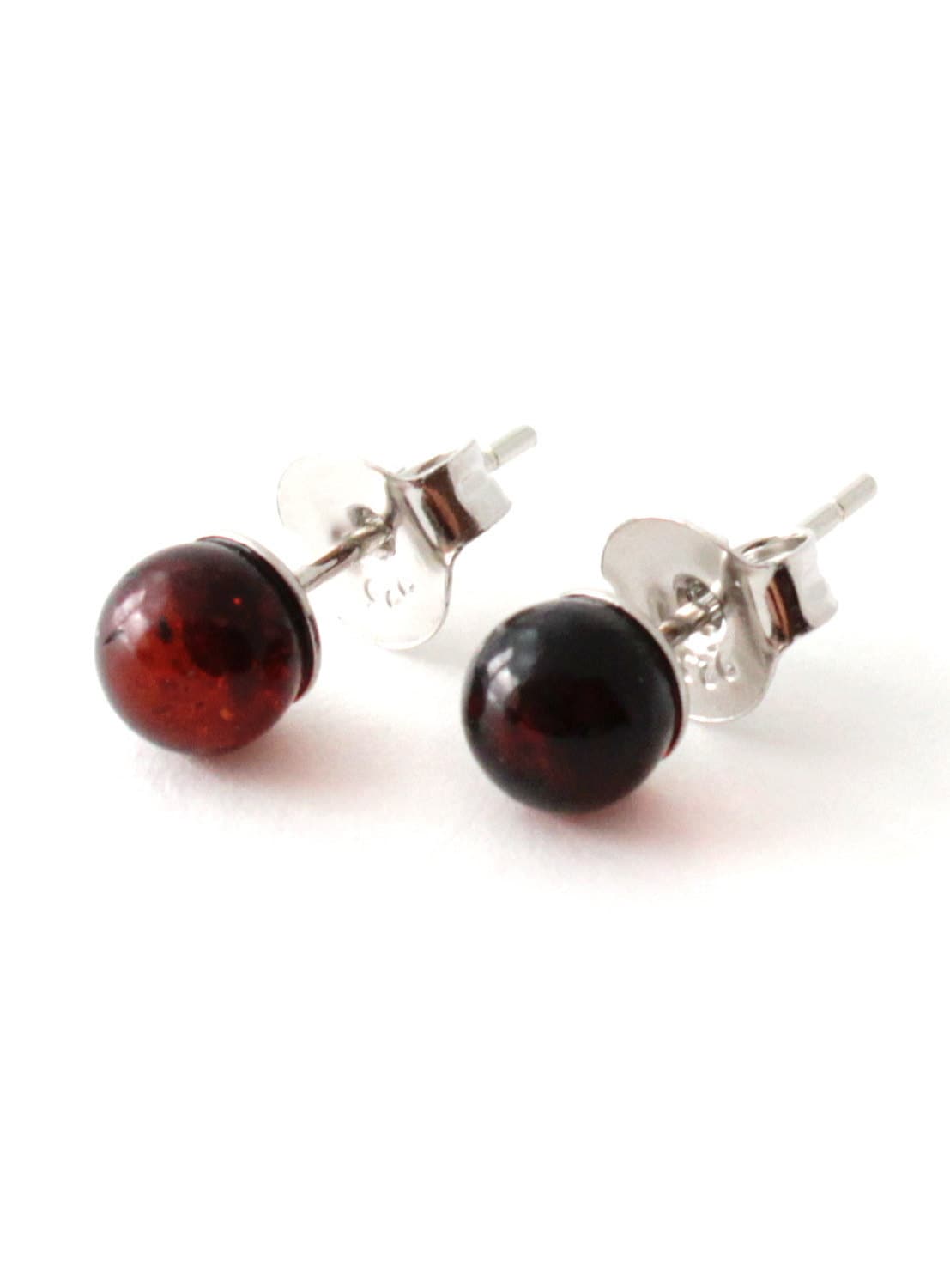 Bernstein Ohrstecker, Rund, Kirsche, 4 Mm, Schmuck, Mit Sterling Silber, Minimalistisch, Schwarz, Klein, Orecchini in Ambra Bernstein Ohrstecker, Rund, Kirsche, 4 Mm, Schmuck, Mit Sterling Silber, Minimalistisch, Schwarz, Klein, Orecchini in Ambra von TipTopEco