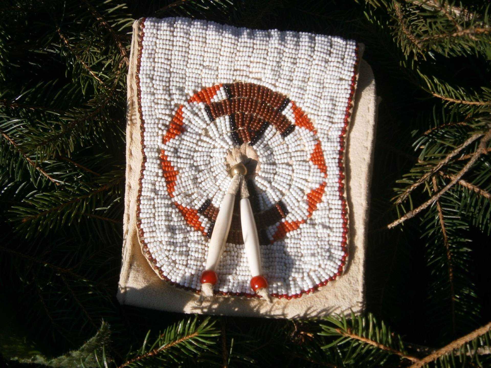 Gürteltasche Mit Perlstickerei Gürteltasche Mit Perlstickerei von TipiZelte
