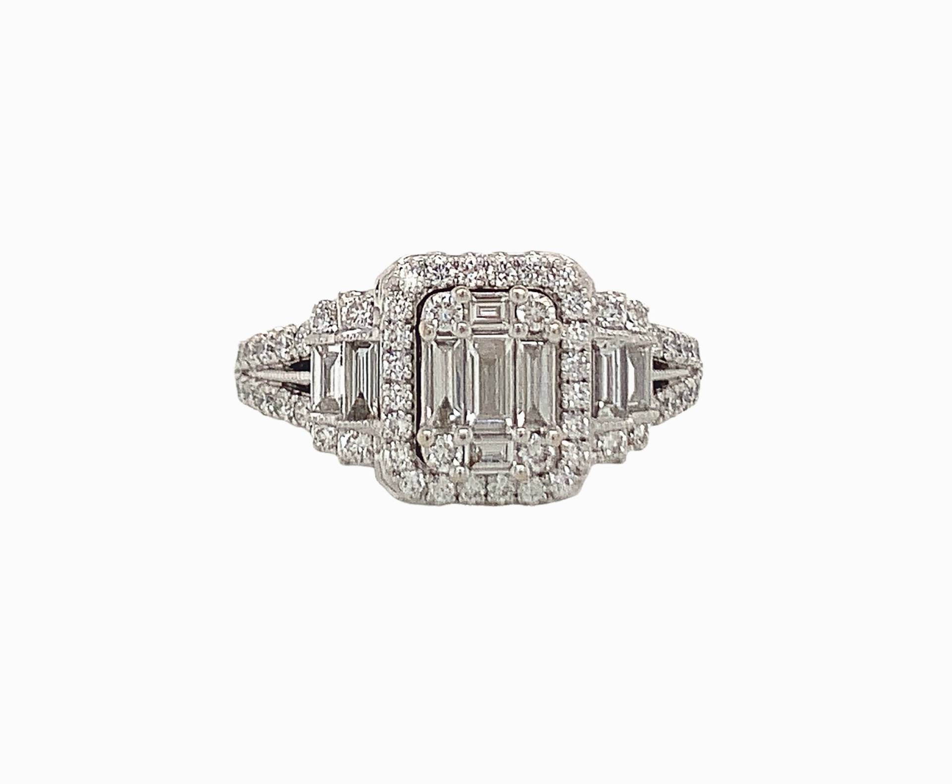 14K Weißgold 1, 50 Ct Natürlicher Runder & Gerader Baguette Diamant Verlobungsring von Tirazisjewelers