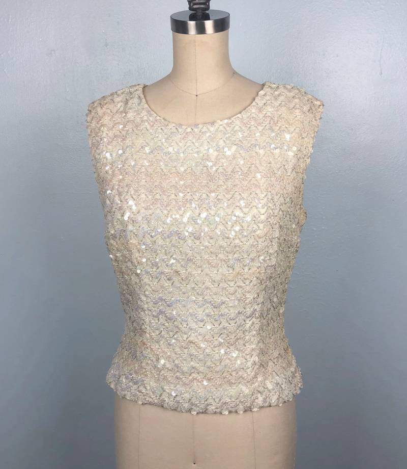 Pailletten Und Silberfarbenes 60Er Jahre Party Top Pailletten Und Silberfarbenes 60Er Jahre Party Top von TissyVintage