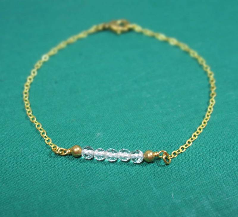 Armband Kristallperlen Messing Golden Mit Bergkristall | 2149 von TitaniasZauberwald
