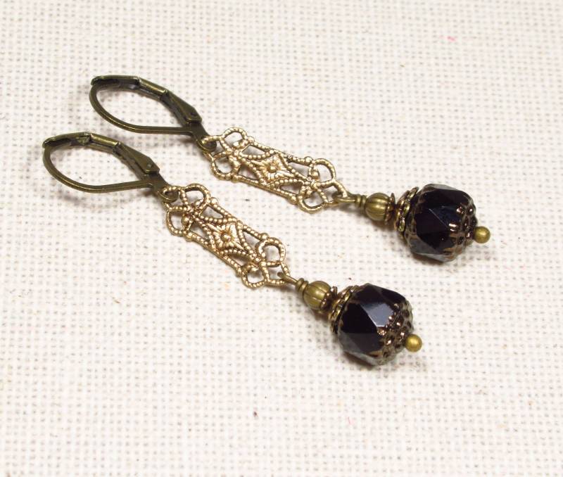 Ohrringe Goldfinsternis Aus Bronzefarbenem Messing Mit Schwarzen Barockglasperlen Im Vintage Stil | 241 von TitaniasZauberwald