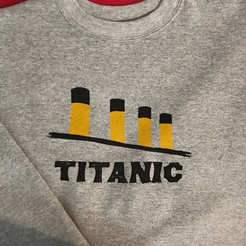 Titanic, White Star Line, Originalkunst, Siebdruck Auf Men's Sweatshirt Titanic, White Star Line, Originalkunst, Siebdruck Auf Men's Sweatshirt von TitanicInk