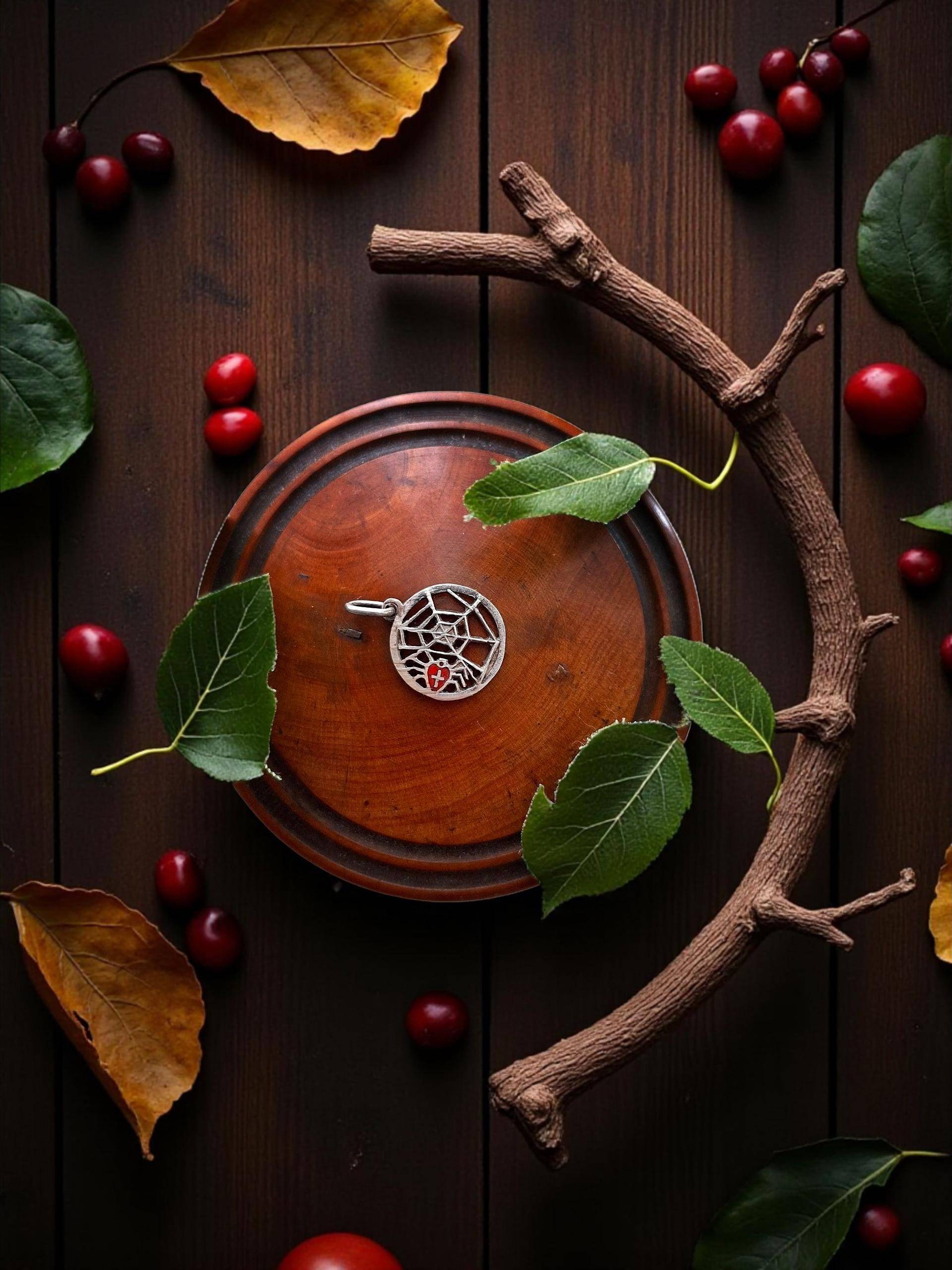 Halloween Spider in Web Charm Halloween Spider in Web Charm von TitchyTwinkle