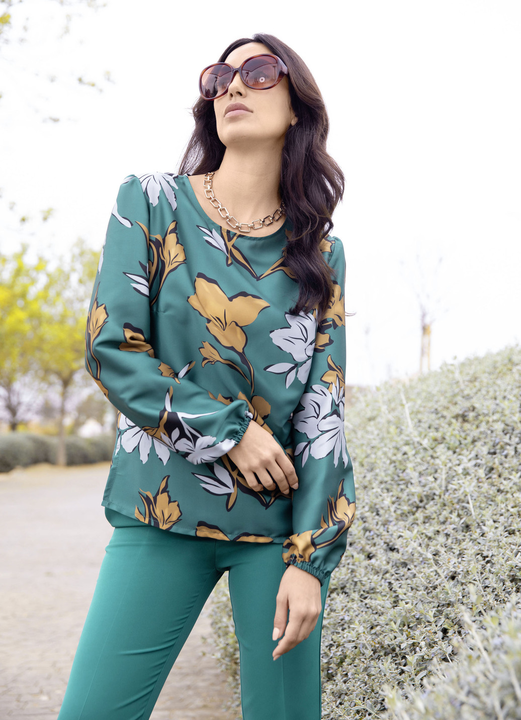 Edle Tunika von TIZIA, Petrol-Taupe-Silber-Bunt, Größe 40 Edle Tunika von TIZIA, Petrol-Taupe-Silber-Bunt, Größe 40 von Tizia