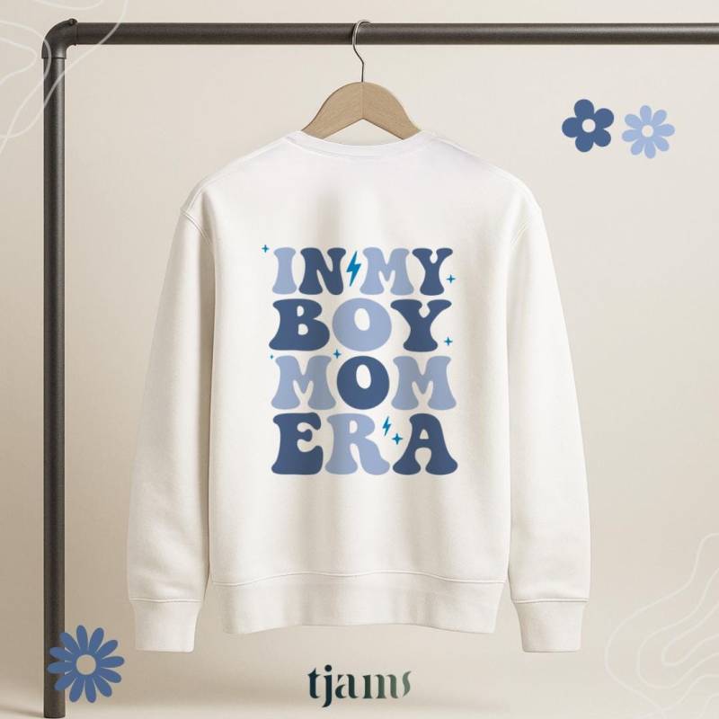 Sweatshirt "In My Boy Mom Era' | Trendy Sweater Geschenk Für Mamas Oversize Pullover Mit Spruch Statement Shirt von TjamsStudio