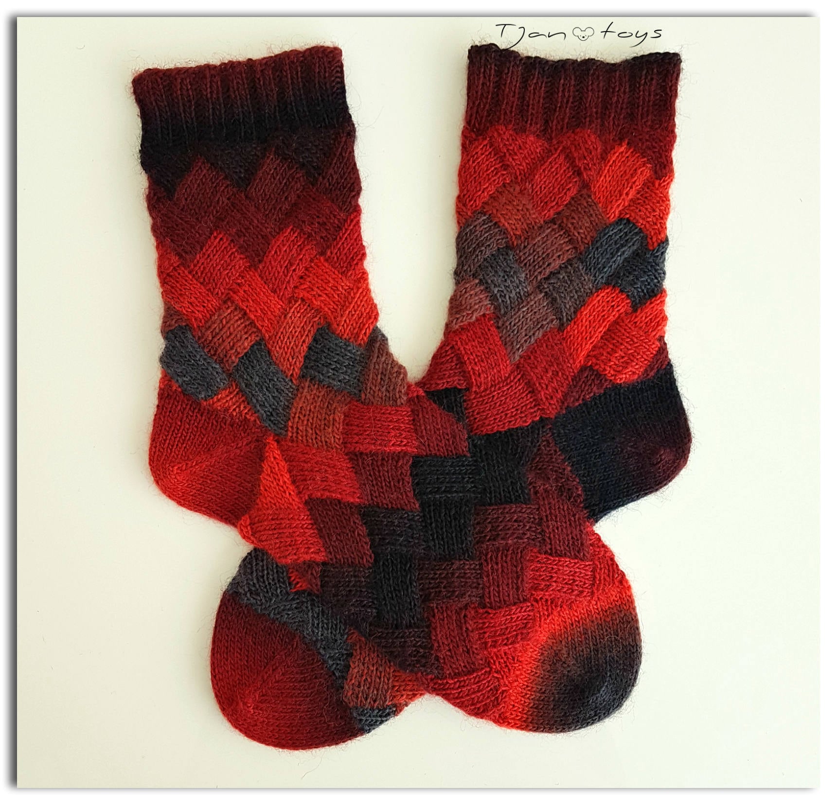 Оски Entrelac Шерustяные Носки Ручной Вязки Ерныlé И Красные Raзмер S/Eu 36/37 Оски Entrelac Шерustяные Носки Ручной Вязки Ерныlé И Красные Raзмер S/Eu 36/37 von Tjan