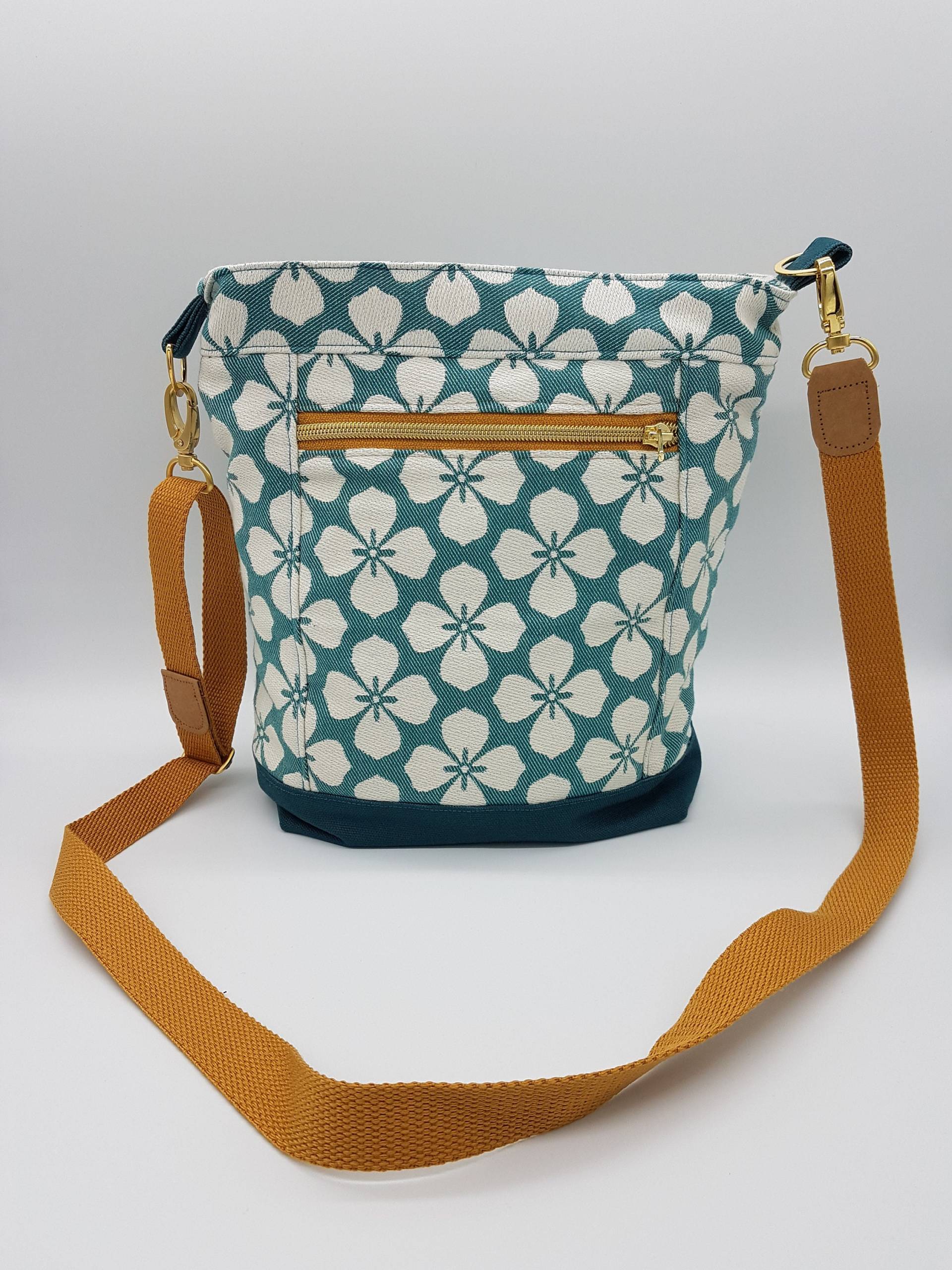 Schultertasche Blumen von Tjordis