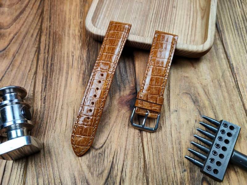 Cognac Lederarmband Handgefertigtes Braun Gepolstertes Armband Cognac Lederarmband Handgefertigtes Braun Gepolstertes Armband von TkachenkoWatchStrap