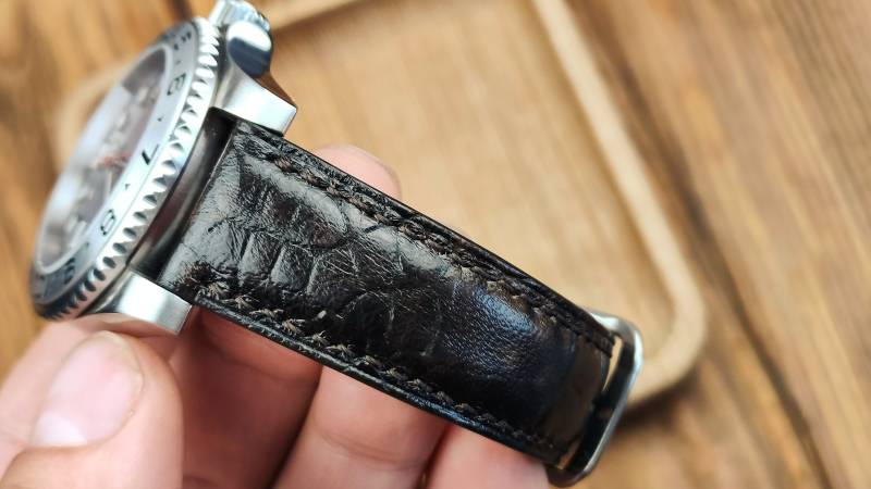 Handgenähtes Uhrenarmband Aus Braunem Leder Handgenähtes Uhrenarmband Aus Braunem Leder von TkachenkoWatchStrap