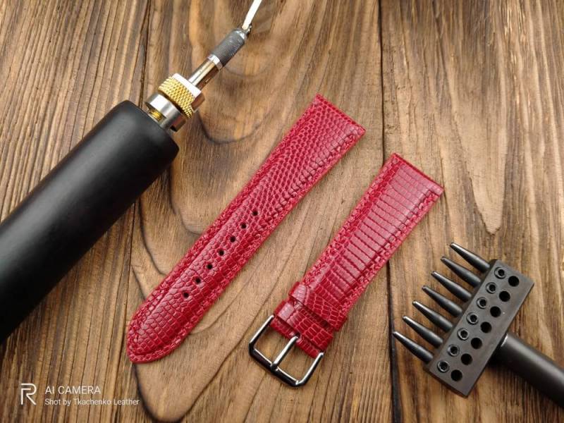 Uhrenarmband Echsenleder Rot Handgefertigtes Armband Nach Maß von TkachenkoWatchStrap