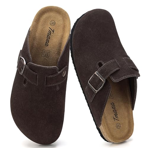 Tmaza Clogs Damen Pantoletten Wildleder Geschlossen Hausschuhe Rutschfester Komfort Kartoffelschuhe für Frauen Bräunlich 38 EU von Tmaza