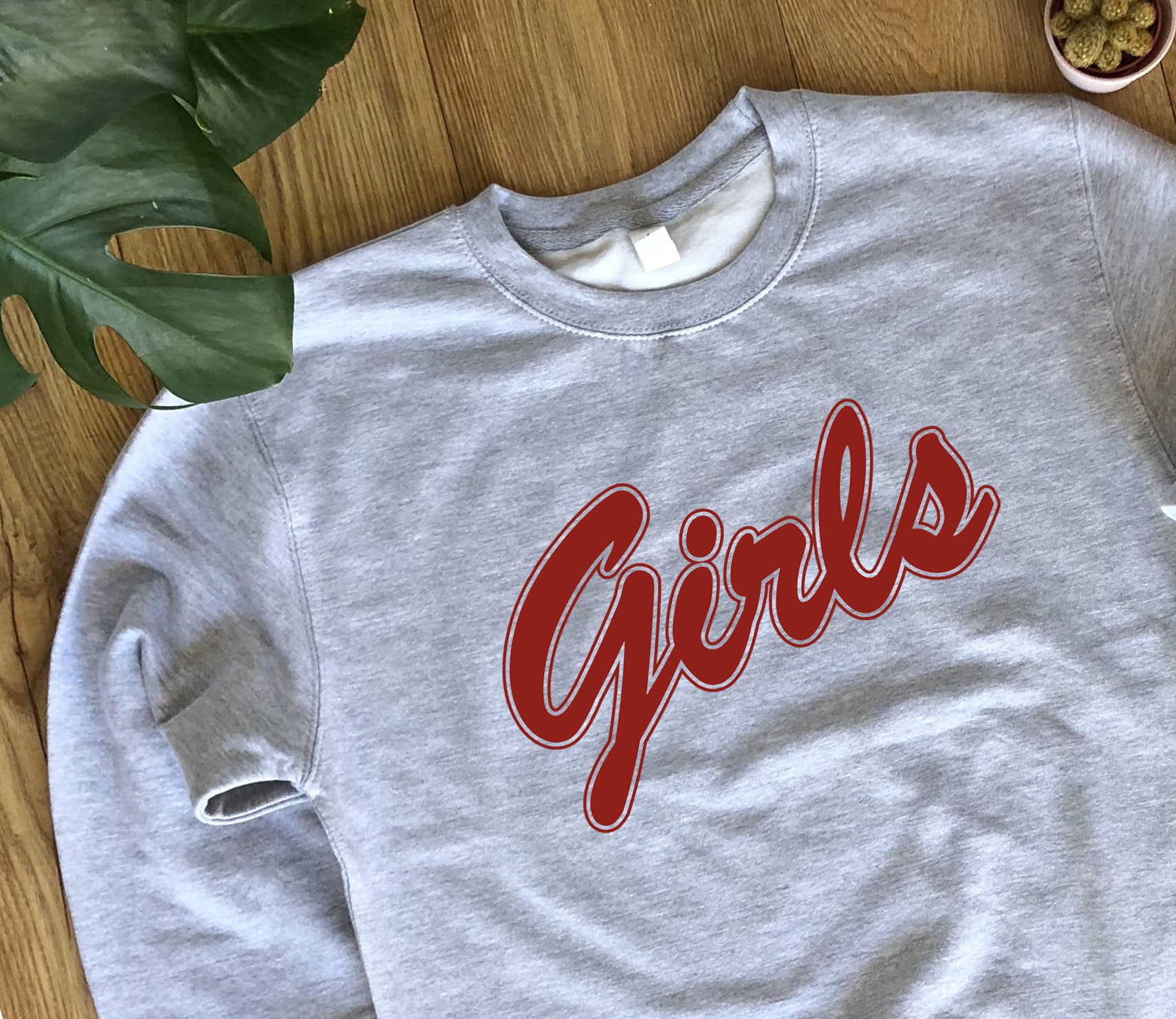 Girls Friends Sweater Sweatshirt Aus Tv-Show, Screen Printed, Sitcom, Rachel Green Monica Geller Unisex Rundhalspullover von Tmeprinting