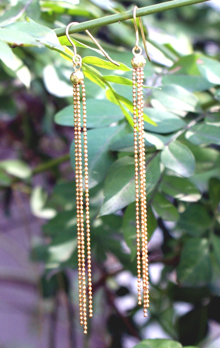 Gold Quaste, Baumeln, Minimale Kugel Kette Ohrringe, Geschenk Für Sie von Tmlccreations